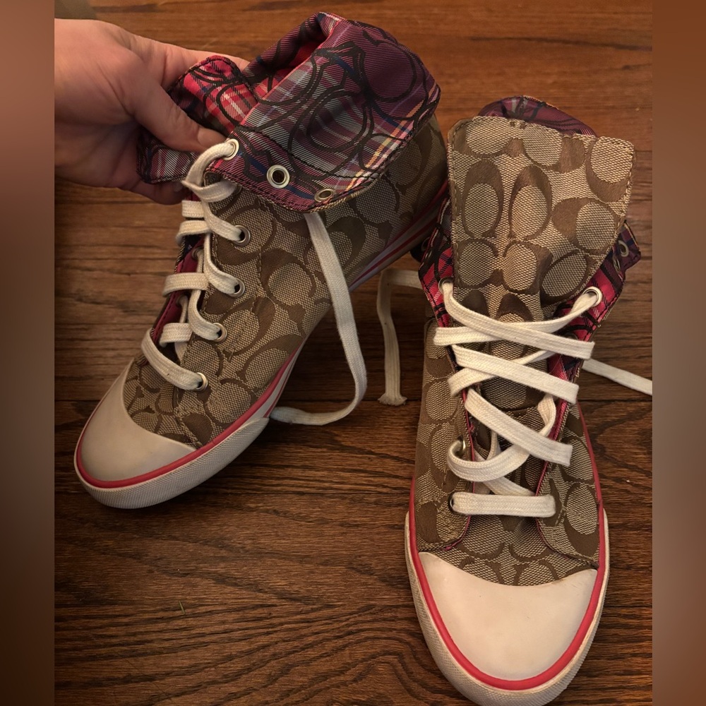 Coach Authentic Bonney High Top sneaker size 8